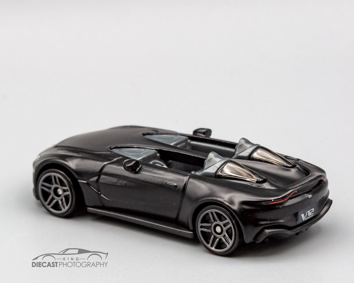 Aston Martin V12 Speedster